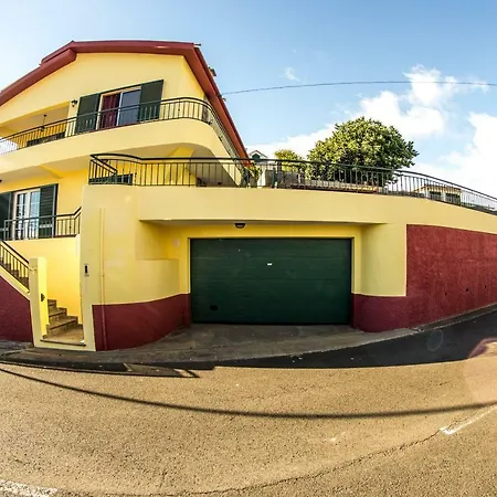 Casa Madeira * Santa Cruz (Madeira)